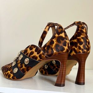 Heels Vince Camuto animal print size 9.5